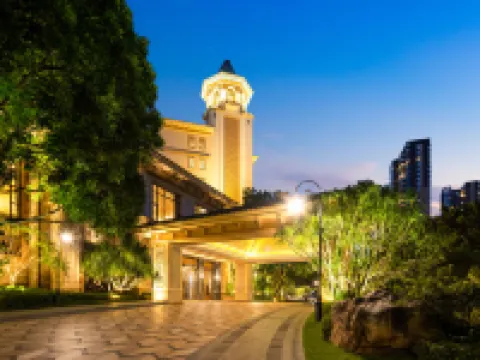 Chateau Star River Peninsula Hotels near Panyu Luopu Shabu Middle School