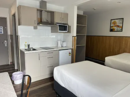 Conway Motel Отели рядом с достопримечательностью «Окленд Ботаник Гарденс»