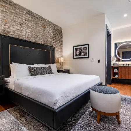 Cozy Studio Steps to French Quarter | The Mayfair
