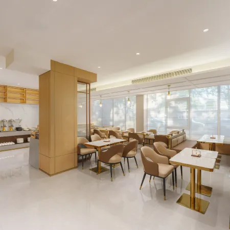Dalian Songjing Hotel (Dalian Railway Station Renmin Square Branch)