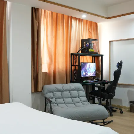 Jingzu E-sports B&B (Bozhou Guoyang Middle School Store)