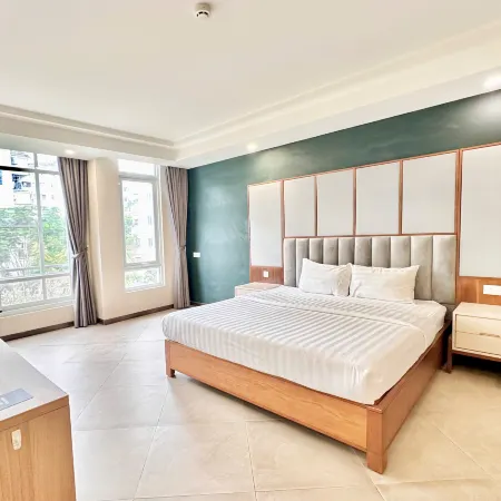 LAGUNA Premier Hotel Отели рядом с достопримечательностью «Район 7»