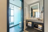 Xana Hotelle（Fengcheng High-speed Railway Station Longrun City Plaza） Hotels in Fengcheng