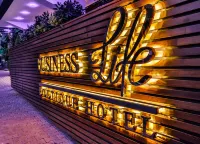 Business Life Hotel & Spa Şişli Hotels near Levent Metro Station