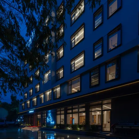 JULY · Qiyue Hotel (Linhai Intime City & Linghu Scenic Area Branch)
