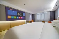 Guohao E-sports Hotel - balcony