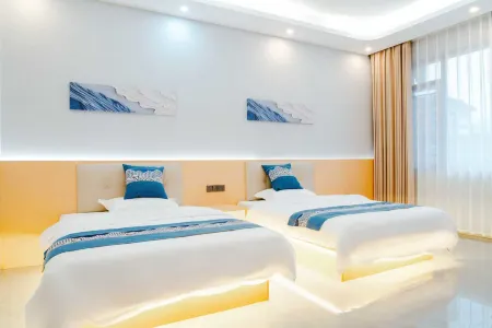 People  by  the  wine Отели рядом с достопримечательностью «Red Army Sidu Chishui Memorial Park»