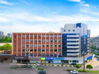 成都唯亞UMI飯店（馬超西路地鐵站海樂薈城市奧萊店） 华贵路附近的飯店