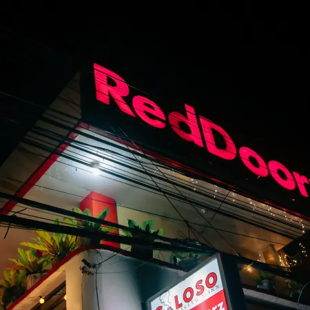 RedDoorz near Mariners Legazpi