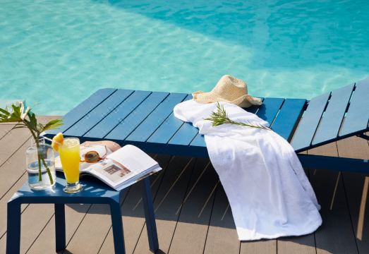 더 쿼터 랏프라우 바이 UHG