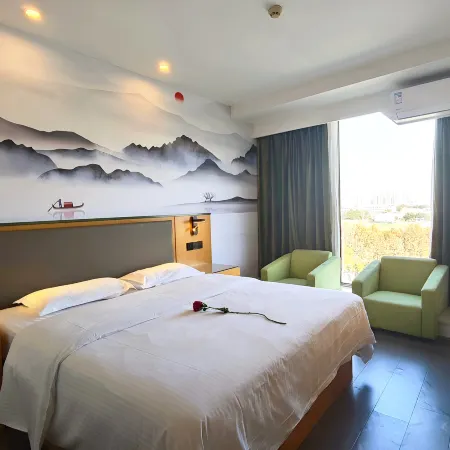Hanzhao Hotel (Feidong Yuzhou Plaza Guiwang Subway Station)