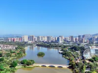 Venus Royal Hotel （Wuzhou Railway Station Meiguihu Park Branch） - Romantic