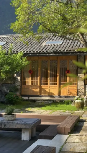 Governor's Mansion Courtyard•Centennial Old House• Vacation Homestay