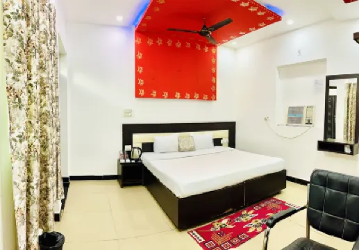 Taj 3 Star Hotel Near 200Mtr Taj Mahal Agra Hotel a 