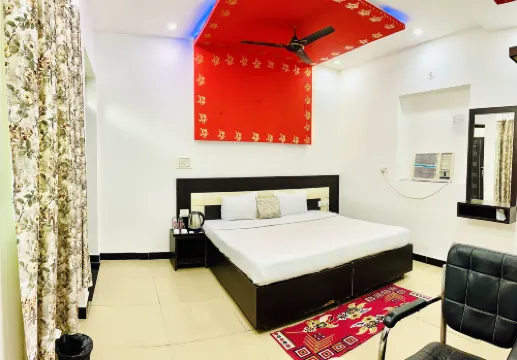 Taj 3 Star Hotel Near 200Mtr Taj Mahal Agra