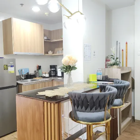 Furnished one bedroom condo near airport