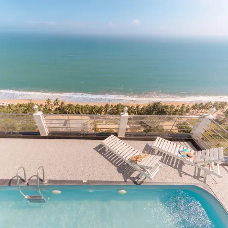 Soria Majestic Beachfront Hotel