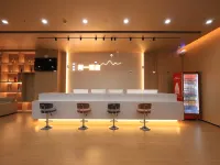 Xinyibai Hotel (Dandong Railwany Station&Yalu River Broken Bridge) Hotéis em Dandong