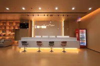 新一百飯店（丹東火車站鴨綠江斷橋店）