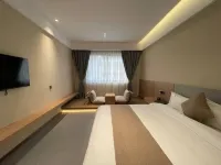 CLOVER HOTEL & SPA
