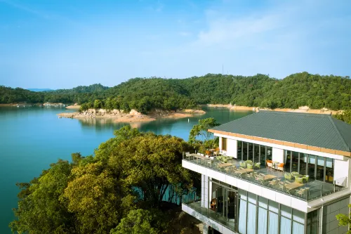 EVERGREEN CLOUDSHADOW RESORT HOT
