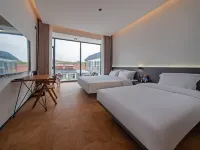 Junyi · Wildscape 180° Panoramic Retreat โรงแรมในเฟิงหนิง