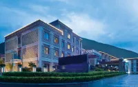 Risong Gongbu Hotel (Daocheng Yading) - 럭셔리