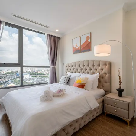 Landmark Luxury Apartment - Vinhomes Central Park Отели рядом с достопримечательностью «Небоскреб Landmark 81»