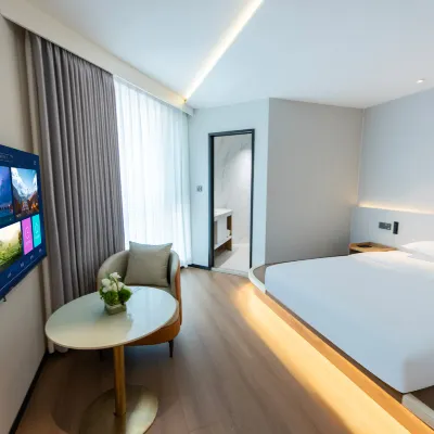 Meicheng Hotel (Xining Shangri-La Commercial Center) Hotels near Qinghai International Convention and Exhibition Center - Hall A
