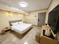 Hello Apartment (Tianjin Zhongbei Avenue Branch) - parking