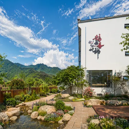 Que Laixi Persimmon · Field Panoramic Garden Resort Chinese Inn (Hongcun Scenic Area)