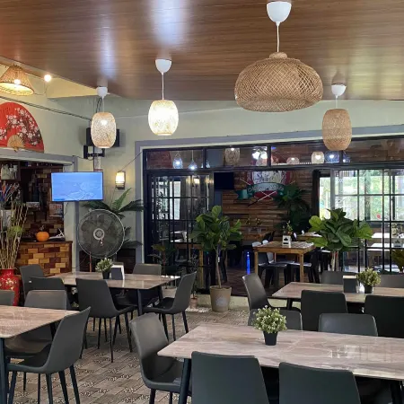 Momshie's Apartelle and Restaurant