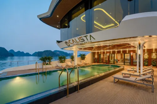 Calista Cruise - A Ha Long Bay Spectacle - Infinity Pools