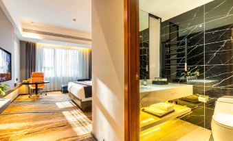 Nanning Jinshuiwan International Hotel ( Nanhu Park Macun Subway Station)