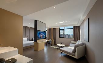 Atour Hotel (Zhangjiajie Yongding District Tianmenshan Cableway Station)