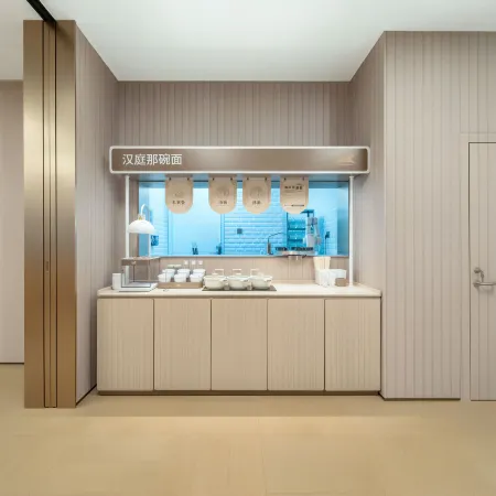 HanTing Express Oxygen-enriched Hotel (Delingha Central Square)