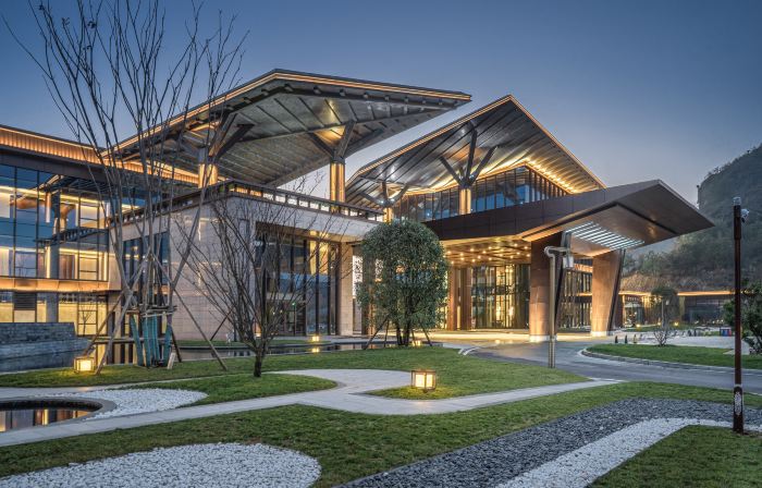 Yuncong Duohua Hot Spring Resort Center