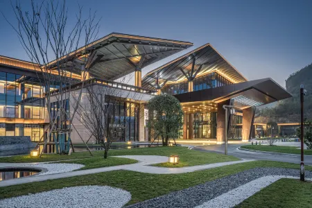 Yuncong Duohua Hot Spring Resort Center