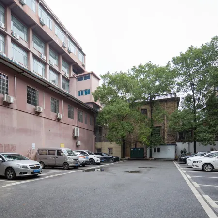 Yueman Hotel (Yueyanglou Pedestrian Street)