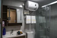 Yuhai Guanxuan Apartment (Xuwen Hai'an New Port Ferry Terminal)