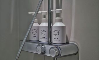 Yibo Hotel (Qianjiang Century City Store)
