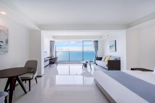 Fire Red Seaview Hotel (Xunliao Bay. Financial Street Sea World Branch)
