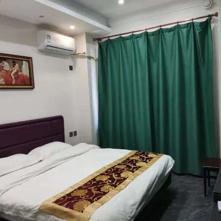 Lotus Xiaozhu Hotel