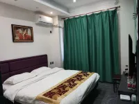 Lotus Xiaozhu Hotel - Inns