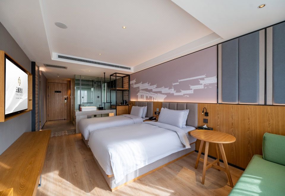 1. 윤리 호텔 (베..