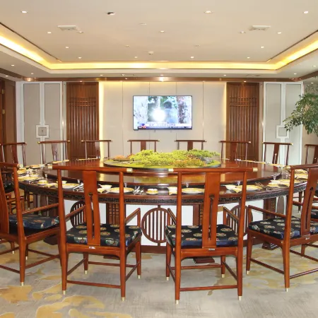 LANDISON VEEGLE HOTEL LONGXI Отели в г. Лунси