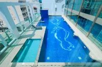 New Season Square Hotel - Pools