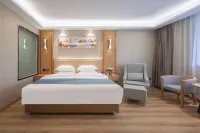 Garden Holiday Hotel (Guilin Liangjiang Sihu University of Technology)