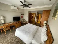 Tiara Labuan Hotel - balcón