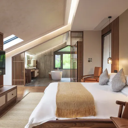 DI HU YUE SHE light luxury hotel
